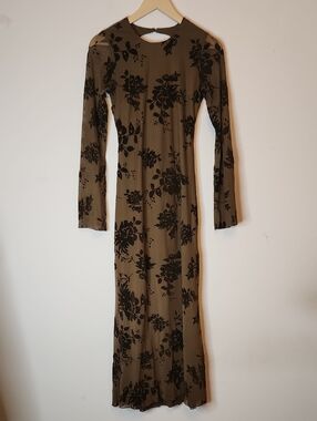NWT THIRTY THIRTY Sheer  Overlay Floral Long Sleeve Back Cutout Dress, M